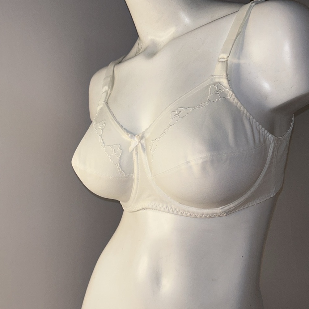 Bali®‎ Flower White Full-Figure Underwire Bra 0180 Sz 38C - Picture 7 of 16